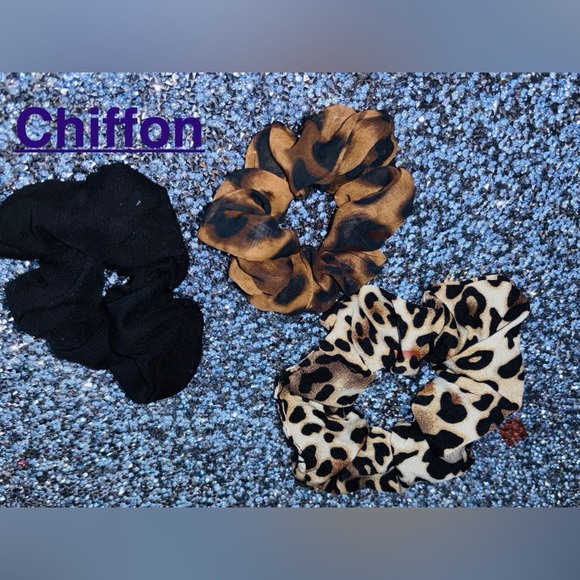 BUNDLE LOT of (6) HAIR SCRUNCHIES |
3 Velvet | 3 Chiffon | - Picture 5 of 7